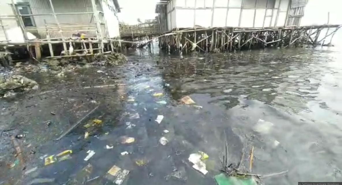 Pencemaran limbah di pesisir Lampung