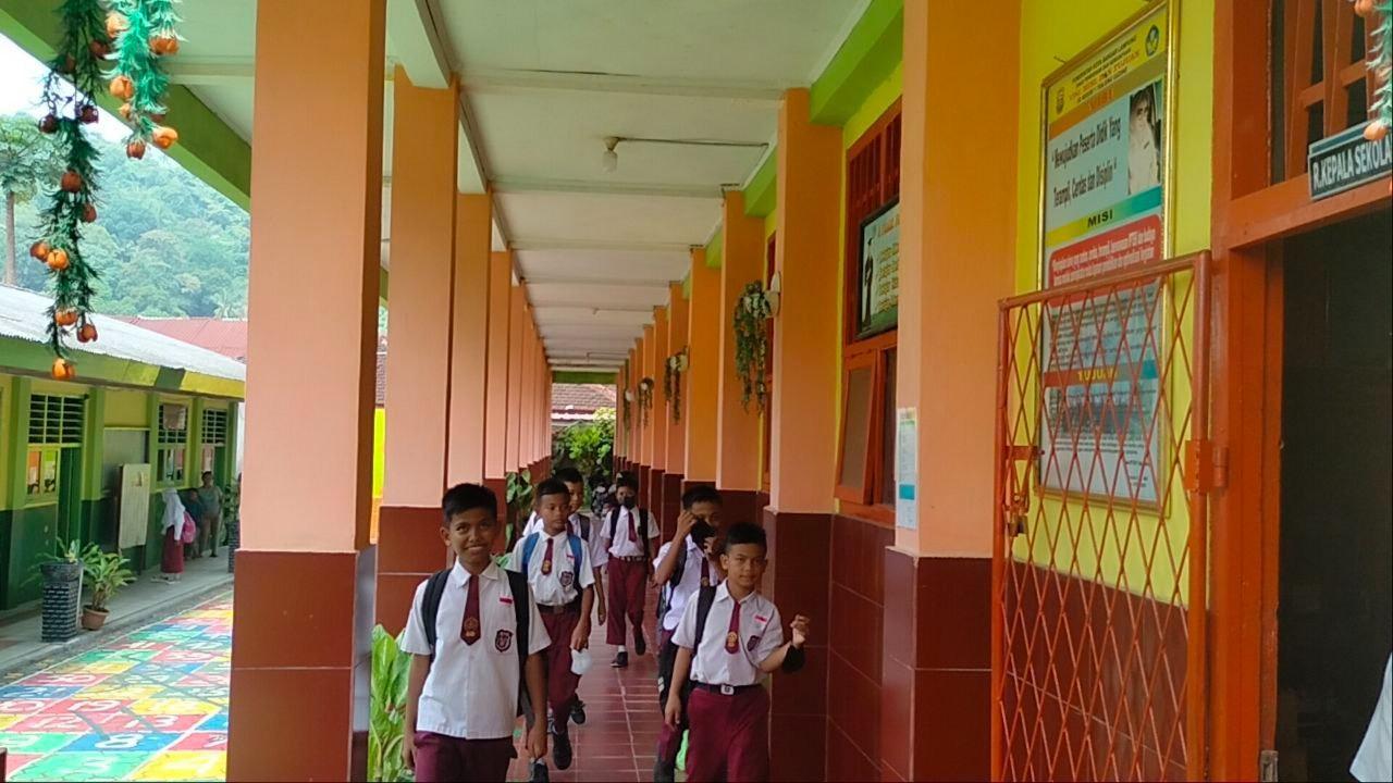 Pemkot Bandar Lampung menyiapkan anggaran senilai Rp20 miliar untuk beasiswa anak sekolah di Kota Bandar Lampung. Minggu (26/2/2023)