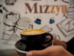 Menikmati Sajian Kopi Latte di Mizzyu Coffee Bandar Lampung