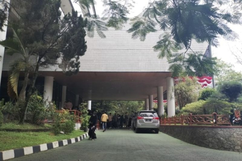 Gedung Rektorat Unila Digeledah Penyidik KPK