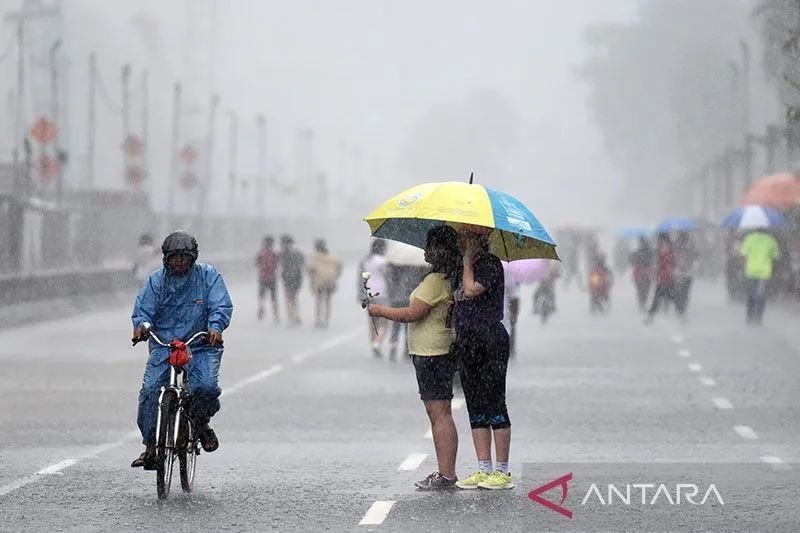 BMKG Prakirakan Hujan Guyur Sejumlah Kota Besar