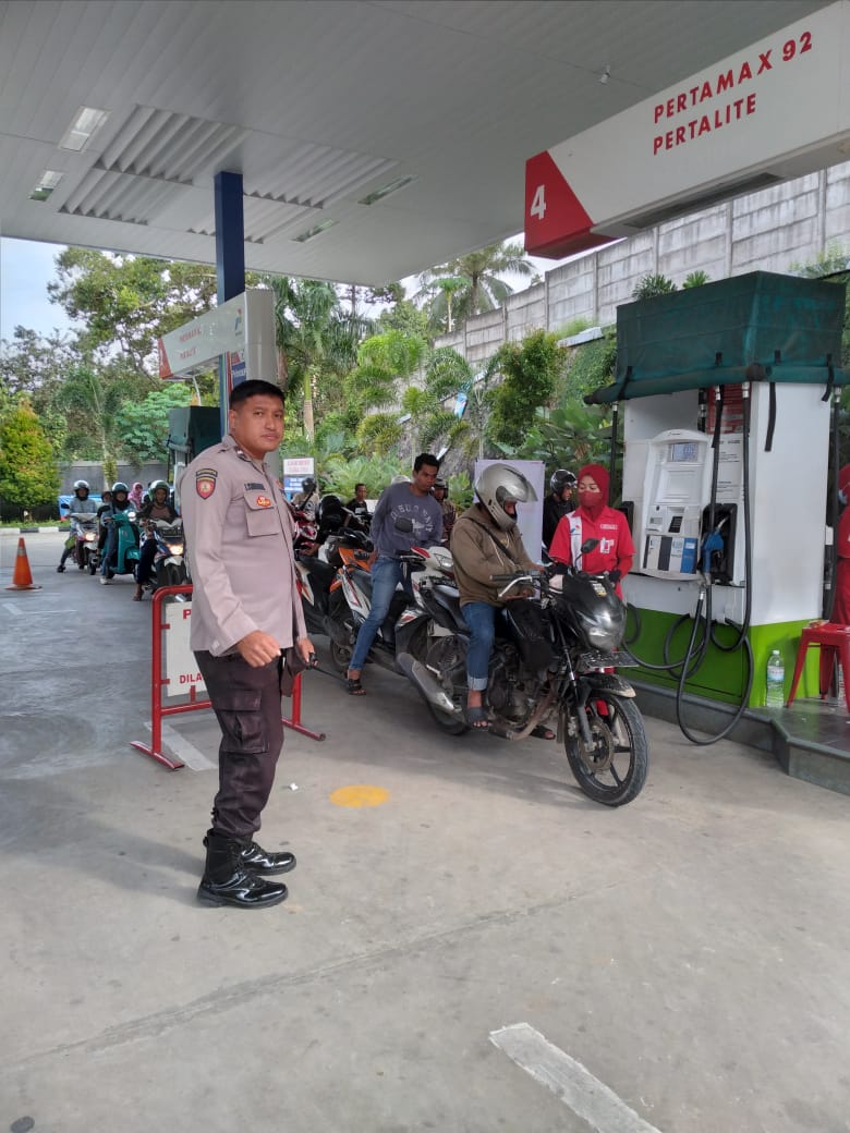 Harga BBM Naik, Personel Polresta Bandar Lampung Lakukan Pengamanan di SPBU
