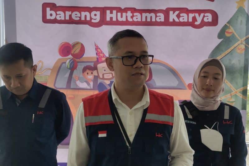 Executive Vice President (EVP) Divisi Operasi dan Pemeliharaan Jalan Tol (OPT) Dwi Aryono Bayuaji, saat dimintai keterangan. Lampung Selatan, Lampung,