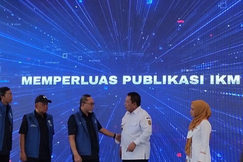 eluncuran aplikasi Sikam bagi IKM lokal oleh Gubernur Lampung, Menteri Perdagangan dan pihak terkait. Bandarlampung, Rabu (28/12/2022).