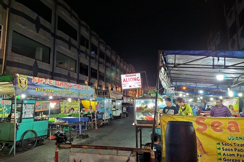Pusar kuliner sefood yang menjadi pusar wisata kuliner malam hari di Kota Bandar Lampung jadi pusat prekonomian di malam hari
