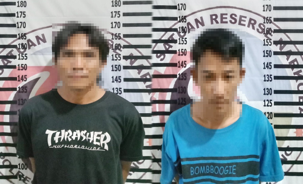 Dua pelaku tindak pidana penyalahgunaan narkotika ditangkap petugas dari Satuan Reserse Narkoba (Satresnarkoba) Polres Tulang Bawang, Polda Lampung. Kamis (16/2/2023)