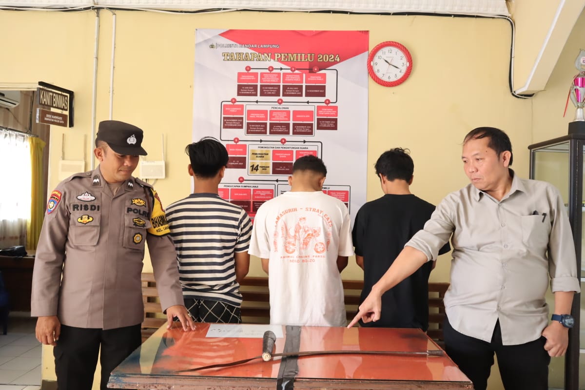Kepolisian Sektor Tanjung Karang Barat Polresta Bandar Lampung Polda Lampung mengangkap 3 orang anggota geng motor
