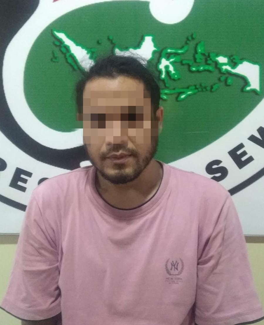 Polisi meringkus seorang pria asal Pringsewu-Lampung lantaran menjadi kurir sabu, pelaku berinisial DS (37)