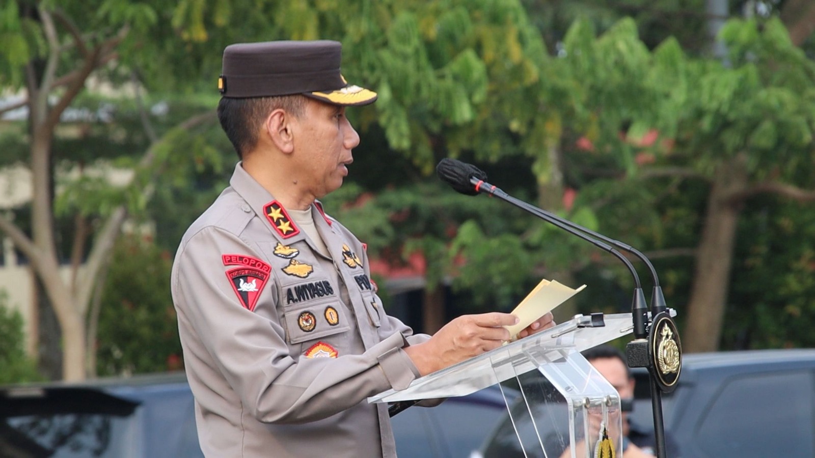 Kapolri Jenderal Pol. Listyo Sigit Prabowo menerbitkan empat surat telegram berisi daftar mutasi 473 personel mulai dari perwira tinggi, perwira menengah, dan pertama, termasuk Kepala Polda Metro Lampung Irjen Pol. Akhmad Wiyagus