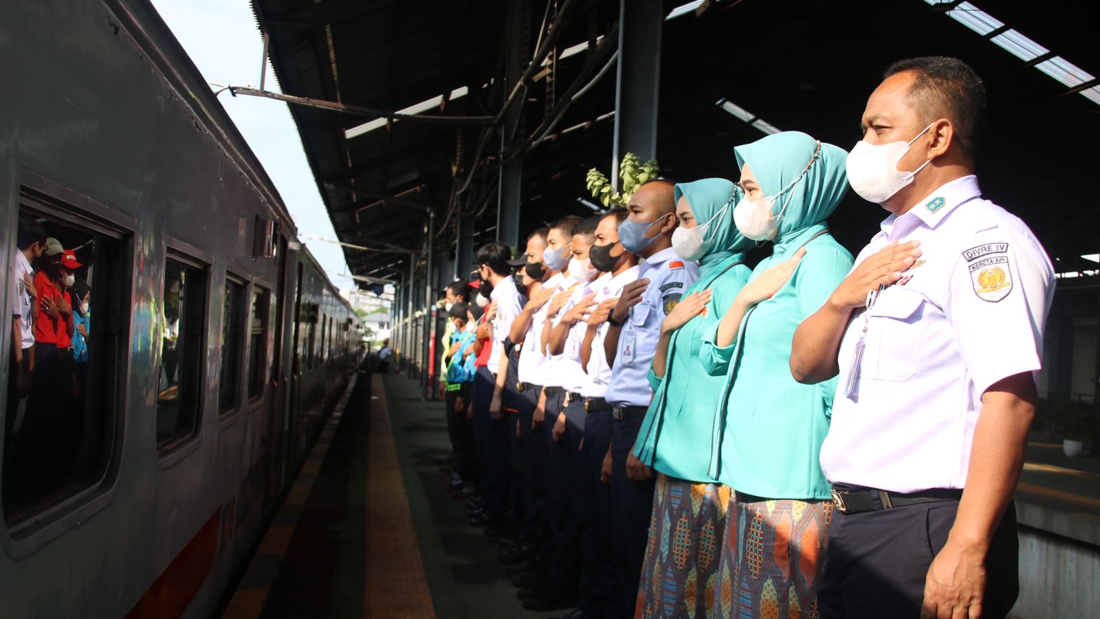 Aktivitas perjalanan kereta api di Stasiun Divre IV Tanjungkarang kembali normal.