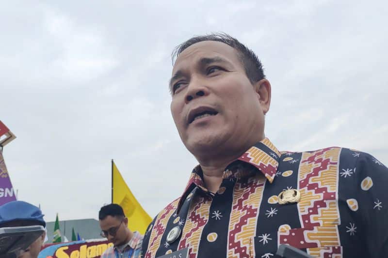 Kepala Dinas Kependudukan dan Catatan Sipil (Disdukcapil) Provinsi Lampung Achmad Saefulloh saat memberi keterangan.