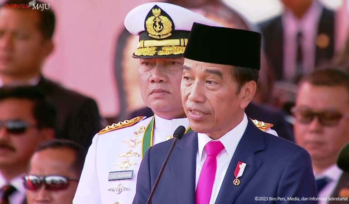 Jokowi Minta Belanja Alutsista Utamakan Produk Dalam Negeri