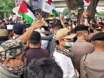 Aksi Bela Palestina Sempat Memanas Karena Tak Diizinkan Masuk Kantor Kedubes AS untuk Audiensi - TribunNews.com