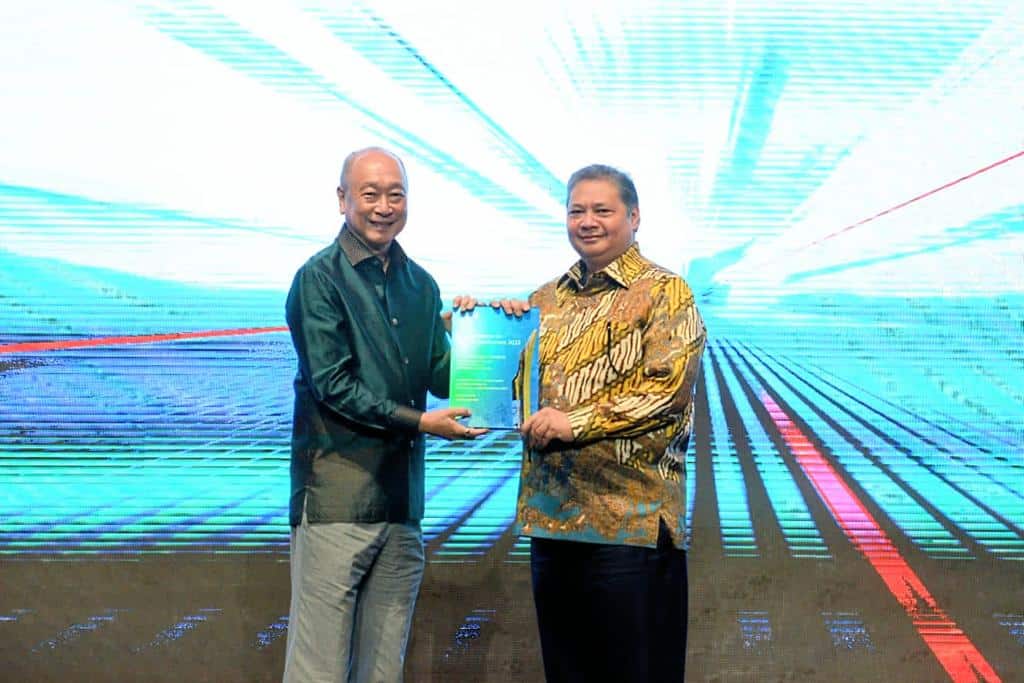 Menteri Koordinator Bidang Perekonomian Airlangga Hartarto saat menyampaikan sambutan dalam UOB Gateway to ASEAN Conference 2023 di Jakarta, Rabu (11/10/2023).