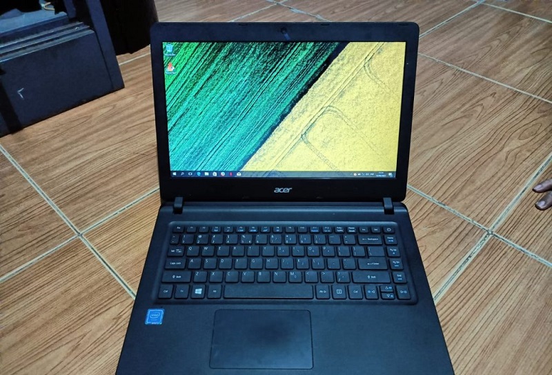 Acer ES1-13