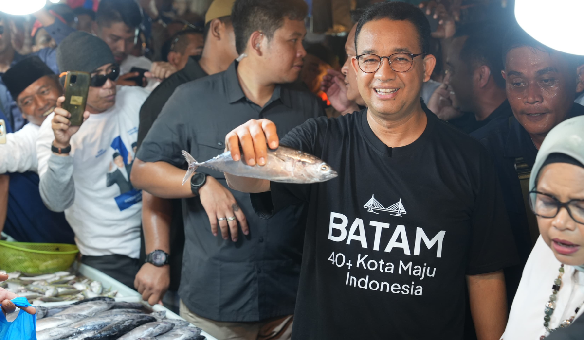 Kunjungi Pasar Tradisional di Batam, Anies Sampaikan Program Bansos Plus