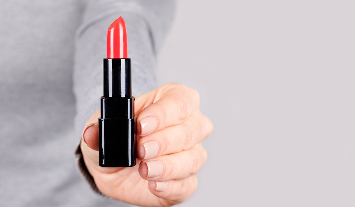 8 Warna Lipstik yang Cocok untuk Remaja, Anti Menor!