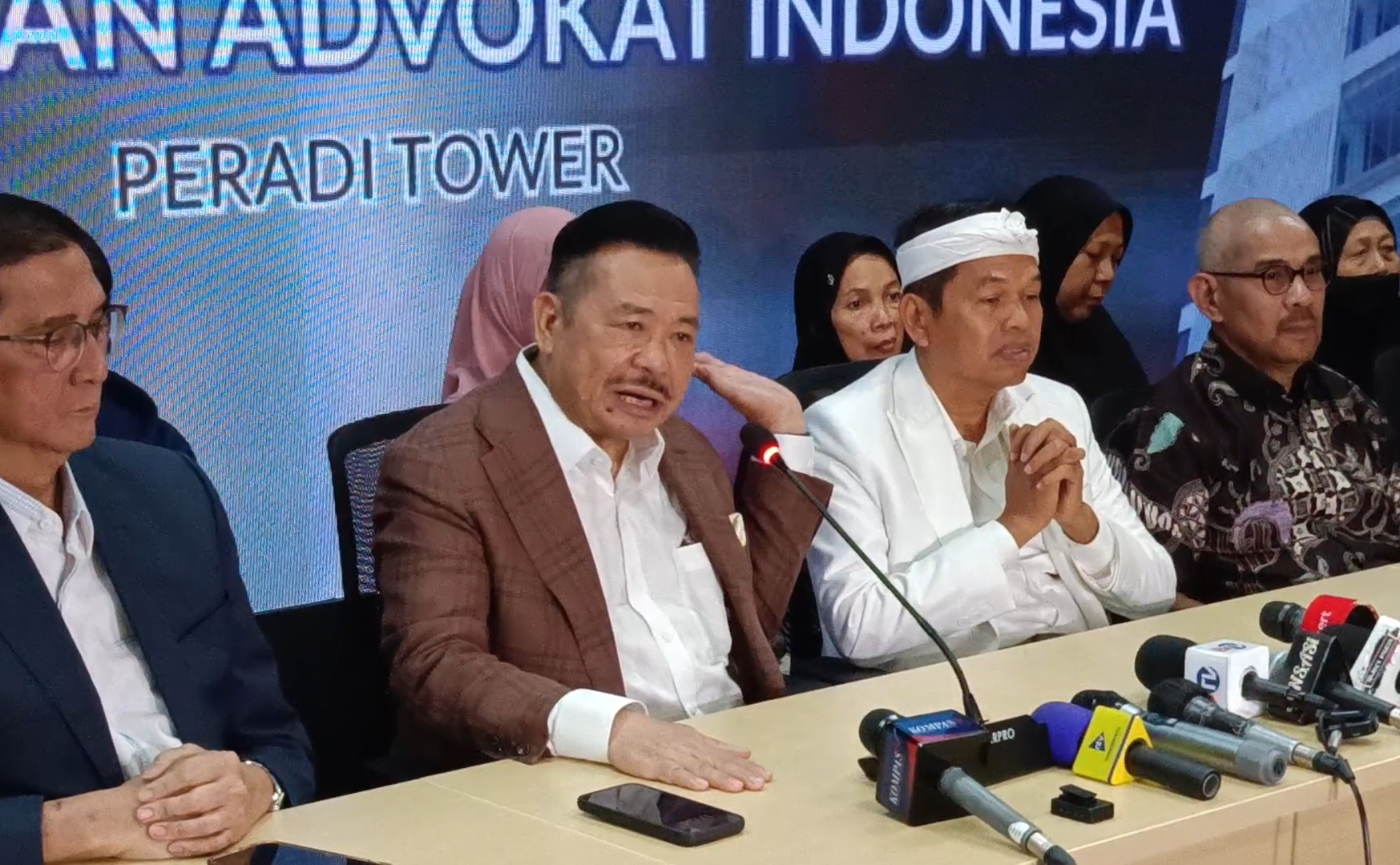 Ketua Peradi, Otto Hasibuan saat Konferensi Pers di Peradi Tower, Jakarta Timur, pada Senin (10/06/2024). (Ilham)